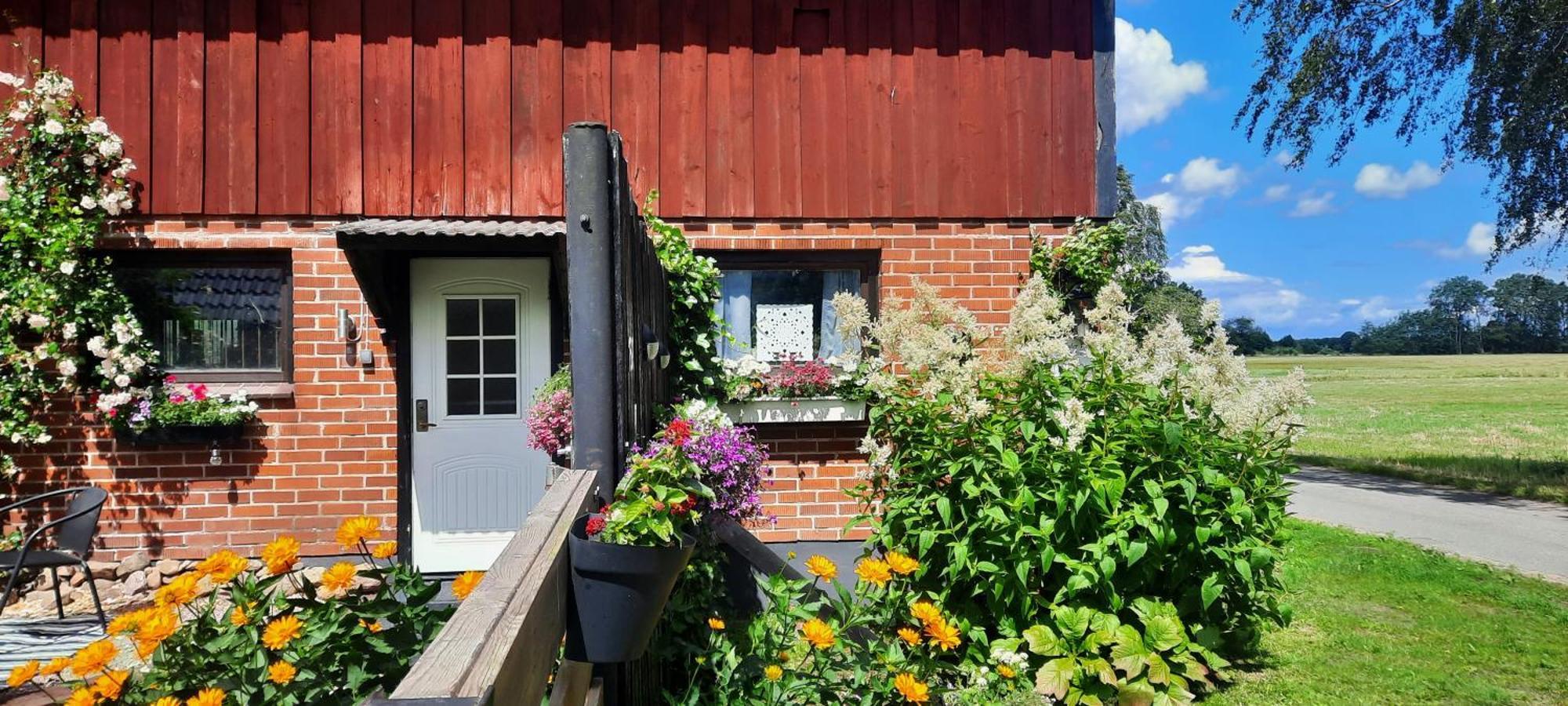 Rya B & -B Tollarp Laegenhetsboende Buitenkant foto